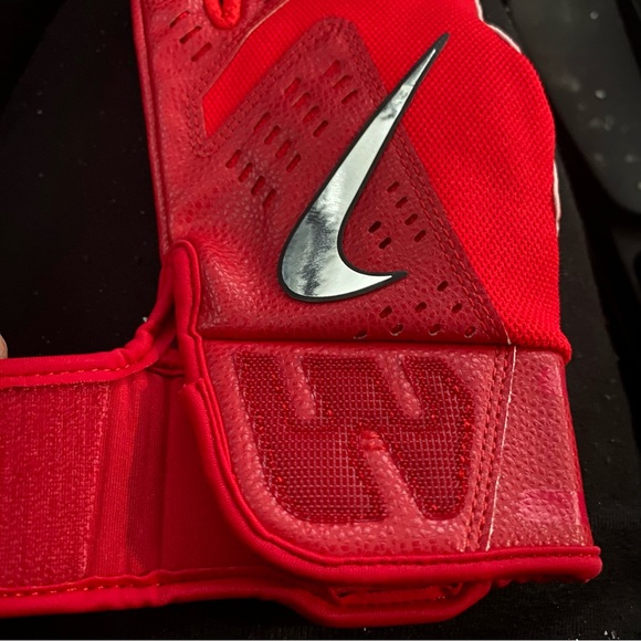 Nike Trout Force Edge Batting Gloves 2.0 Youth Large Red/Metallic Chrome - Picture 14 of 15